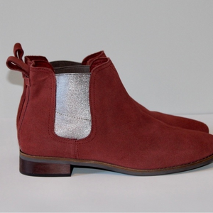 Women’s Suede Chelsea Boot with Metallic Side Panel - Rust